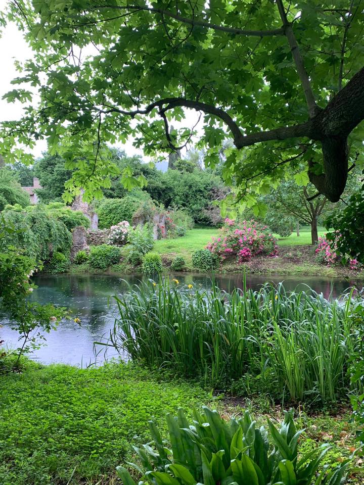 Blog – Giardini dal Mondo – Giardino di Ninfa Blog - Giardini dal Mondo - Giardino di Ninfa - credits Foto Giardino di Ninfa/Archivio Fondazione Roffredo Caetani