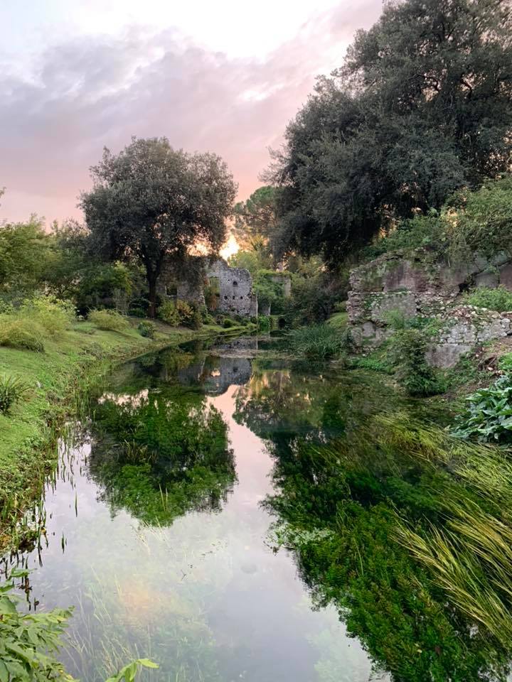Blog – Giardini dal Mondo – Giardino di Ninfa Blog - Giardini dal Mondo - Giardino di Ninfa - credits Foto Giardino di Ninfa/Archivio Fondazione Roffredo Caetani