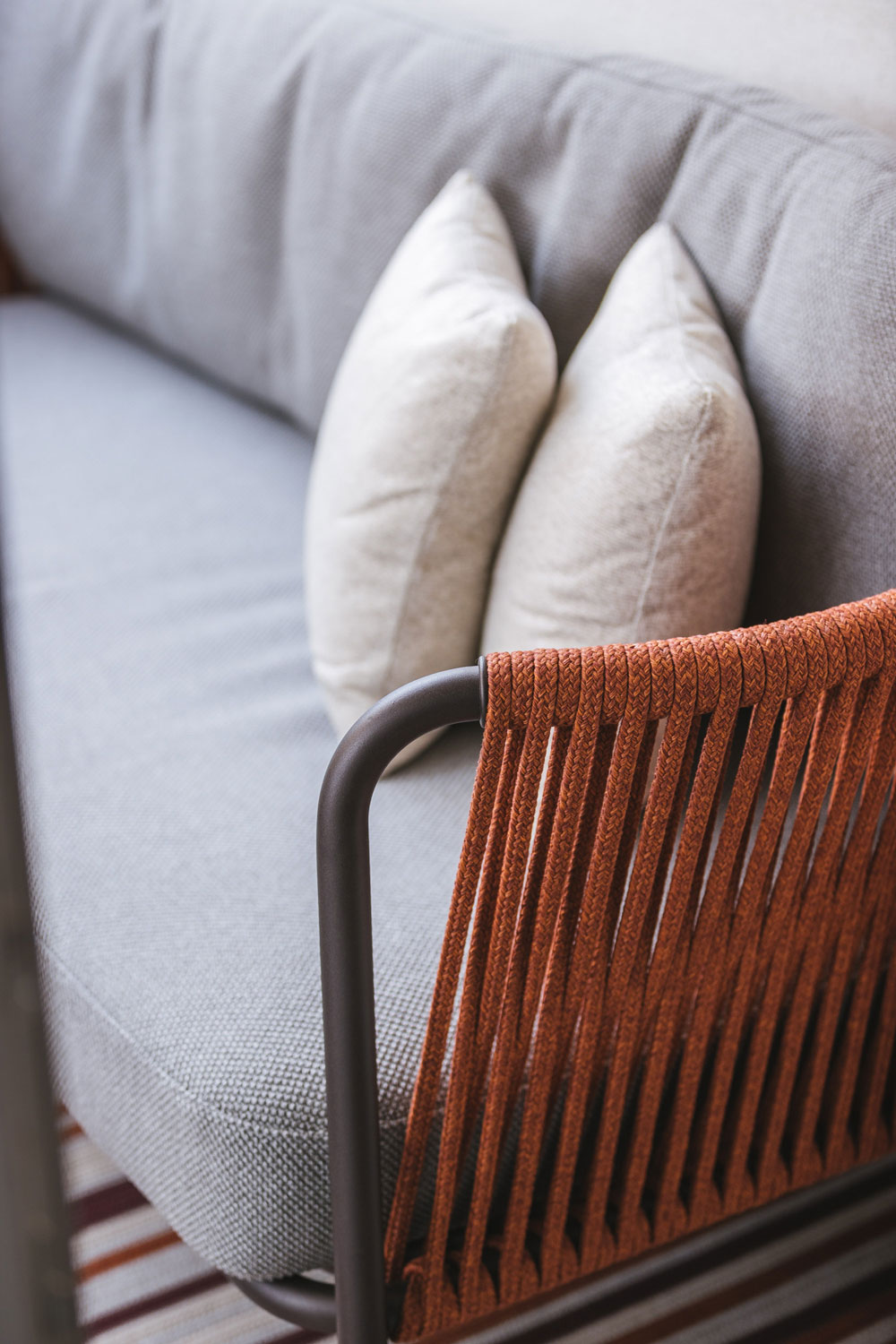 Terrazzi – Abitazione Privata Cologno Monzese – by Verde Passione Terrazzi - Abitazione Privata Cologno Monzese - Progettazione spazi verdi esterni, piante naturali in vaso- by Verde Passione