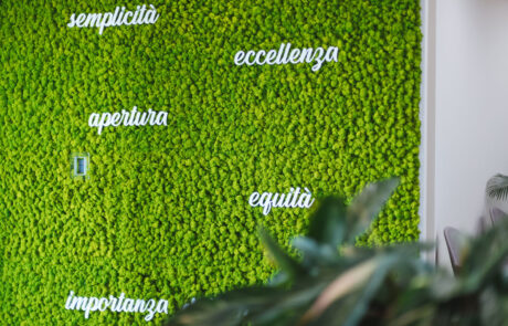 Corporate - Bonduelle Italia - Parete in Moss Modello Nordica con scritte applicate (Logo Lineare) e Forest Wall - by Verde Passione