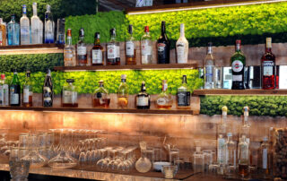 Ho.re.ca – Ristorante Mediterraneum Milano – Pareti in Moss Modello Nordic Plus e Quadri in Moss Modello Nordic Frame Circle – by Verde Passione