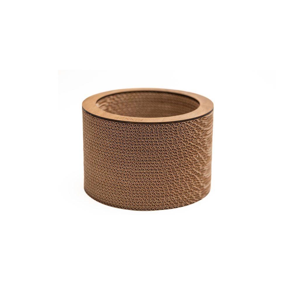 Linea RiciclaMoss! - Cachepot Small - Sottovaso in cartone sostenibile e pianta semi-naturale - by Verde Passione in collaborazione con Sekkei