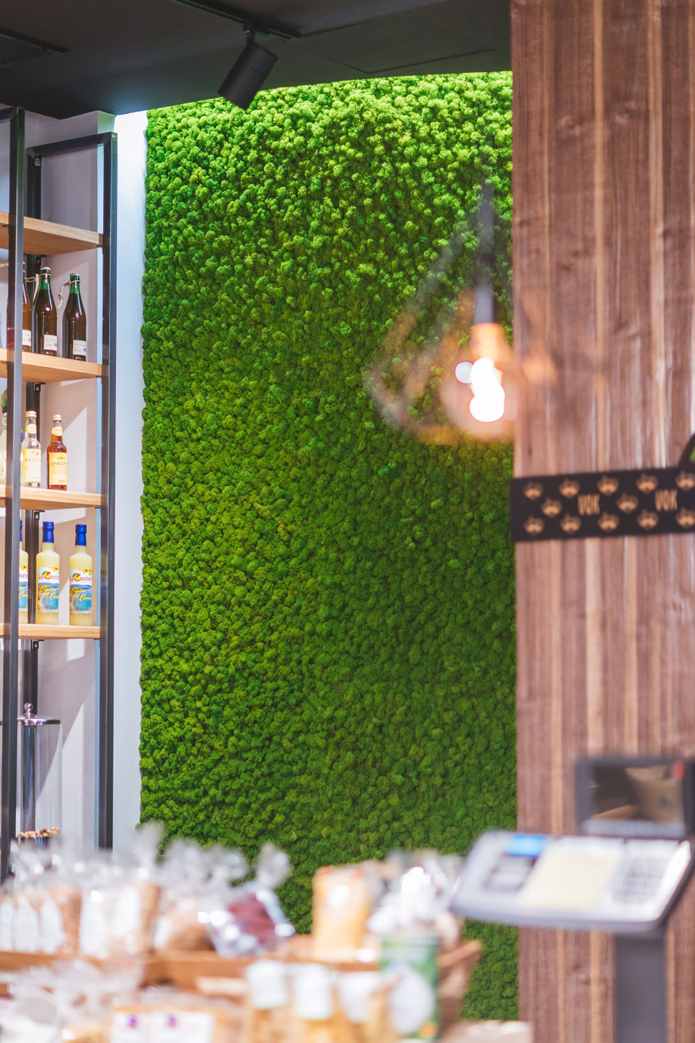 Retail – Vuoi Quei Kiwi Milano – Parete in Moss Modello Nordic Plus Wall – by Verde Passione Retail – Vuoi Quei Kiwi Milano – Parete in Moss Modello Nordic Plus Wall – by Verde Passione