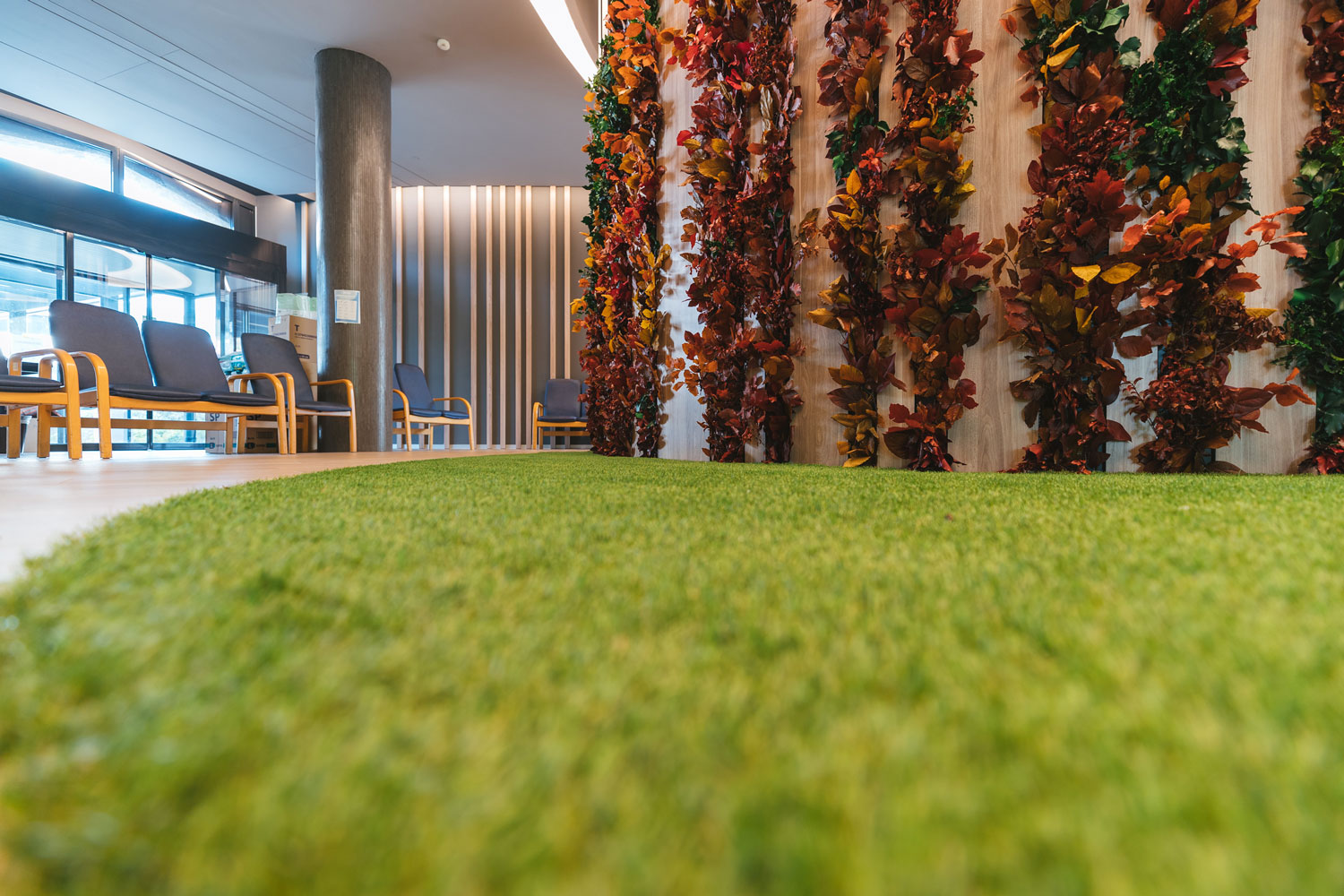 Medical – Fondazione Honegger R.S.A. ONLUS – by Verde Passione in collaborazione con JDP Architects Medical – Fondazione Honegger R.S.A. ONLUS – Parete in Moss modello Foliage Wall Custom e prato Grass Stabilizzato – by Verde Passione in collaborazione con JDP Architects