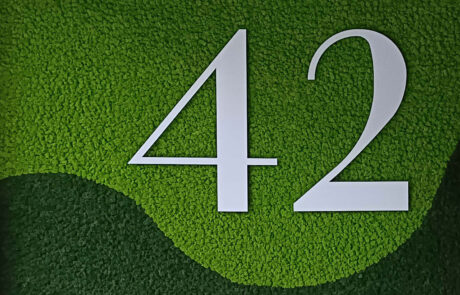 Loghi in Moss - Modello Logo Lineare - Verde Passione 2024 - in collaborazione con arch. Adrian Morales (Studio Idearad)