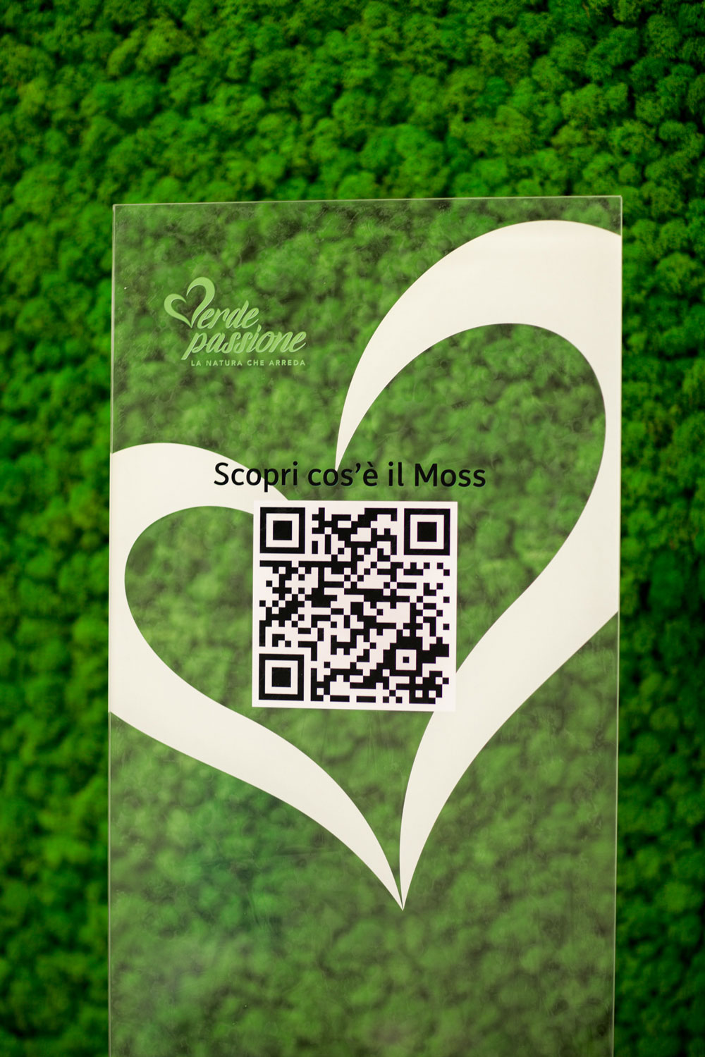 Corporate – TIM – Parete in Moss modello Nordica Logo Lineare – by Verde Passione Corporate - TIM - Parete in Moss modello Nordica Logo Lineare - by Verde Passione